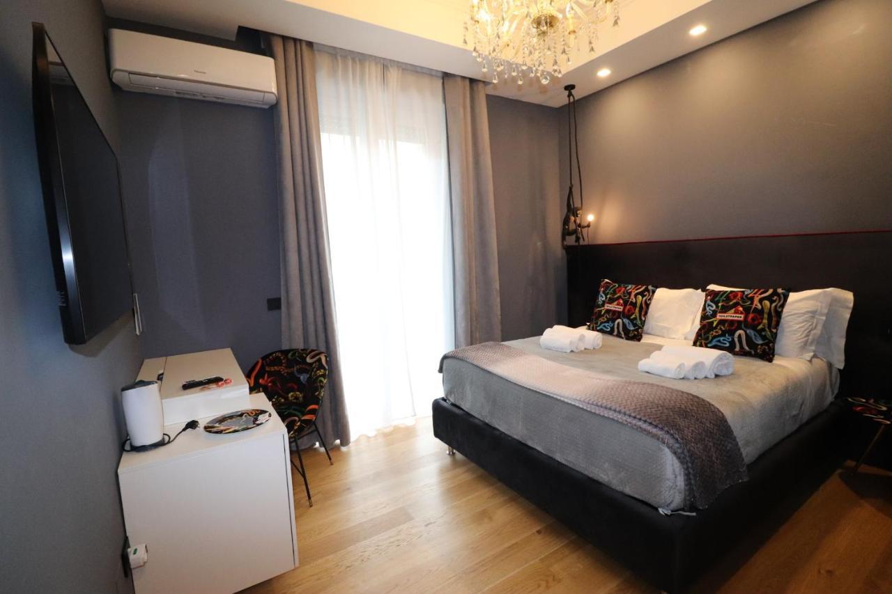 Aron Only Suites Bed And Breakfast Pescara Exteriör bild