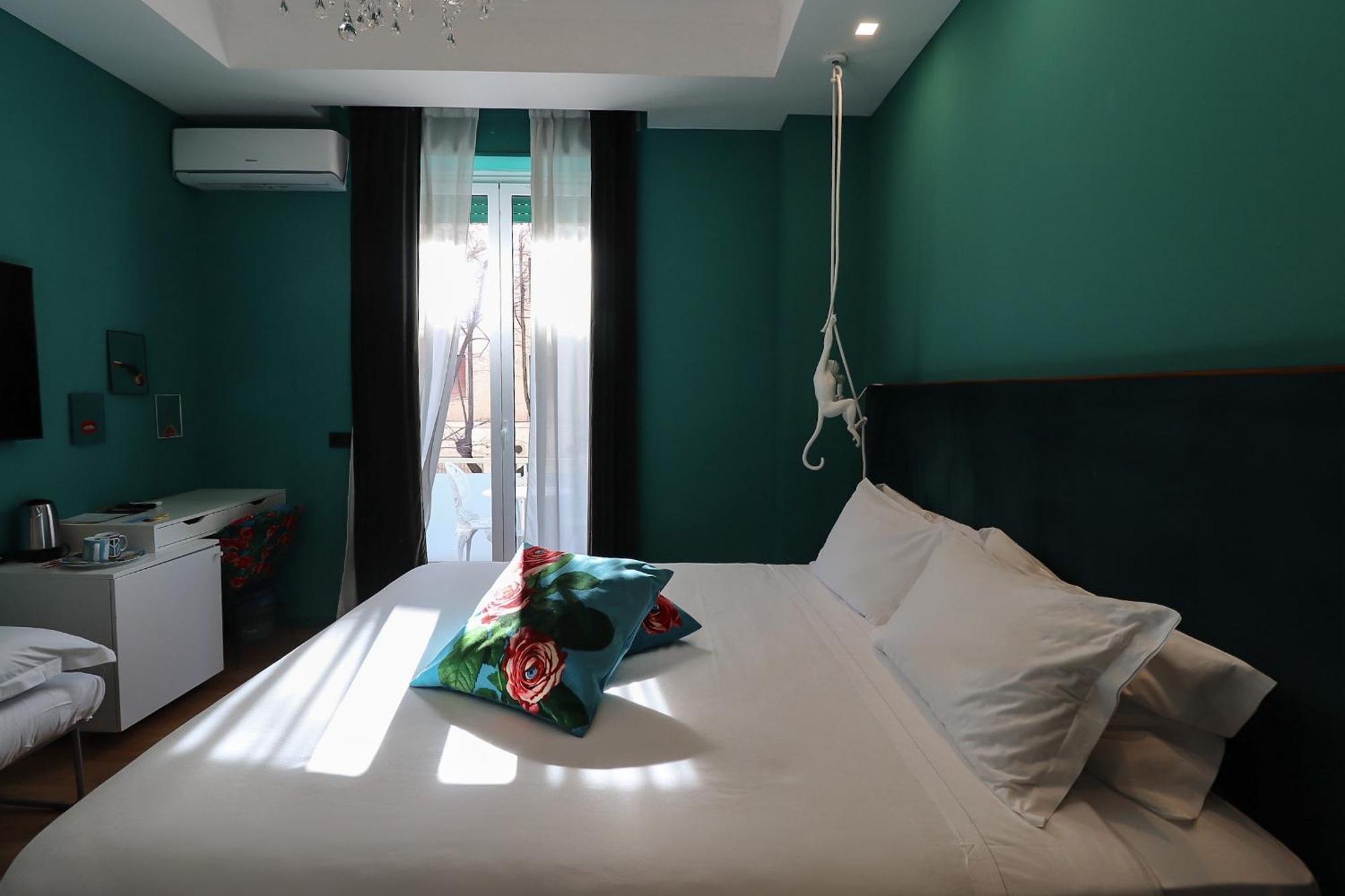 Aron Only Suites Bed And Breakfast Pescara Exteriör bild